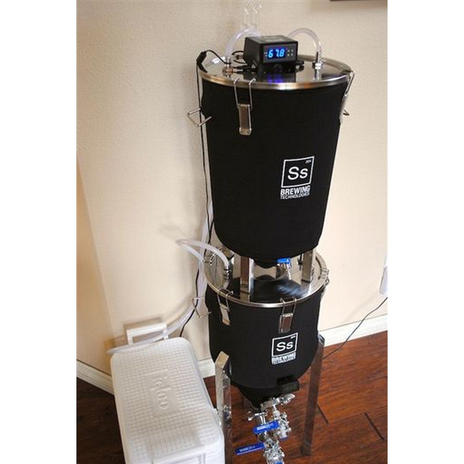 Ss Brewtech FTSs - 7 Gallon Chronical Fermenters Stackable