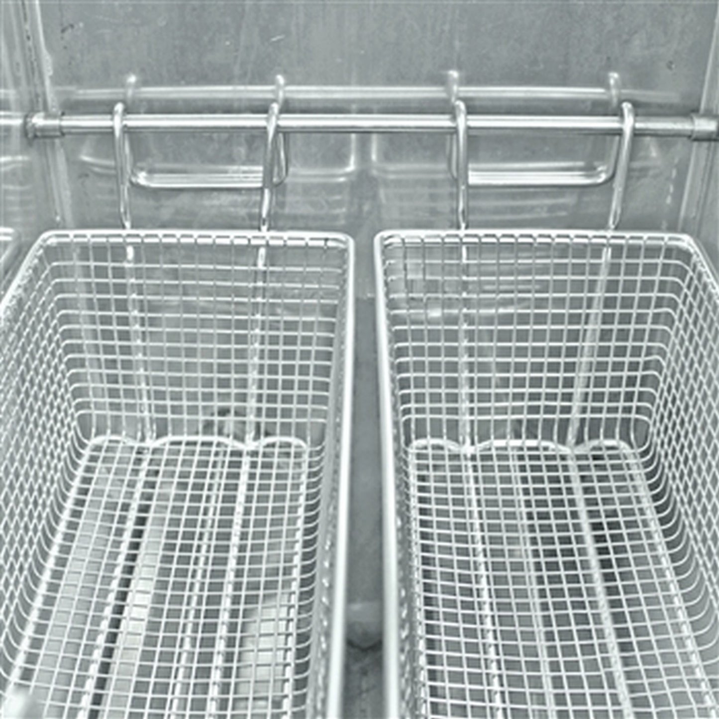 4 Gallon Bayou Classic Stainless Steel Deep Fryer With Cart - Interior - Baskets